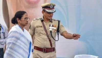 മോദിയുടെ രണ്ടാംവരവില്‍ ആദ്യ ഉന്നം മമത; കൊല്‍ക്കത്ത കമ്മീഷണര്‍ക്കെതിരേ ലുക്ക് ഔട്ട് സര്‍ക്കുലര്‍ പുറപ്പെടുവിച്ച് സി.ബി.ഐ