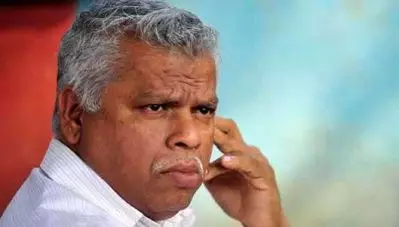 കൊവിഡ് ബാധിതരെ ഫോണില്‍ വിളിച്ച് എം.വി ജയരാജന്‍; നടപടി തിരുത്തി മുഖ്യമന്ത്രി