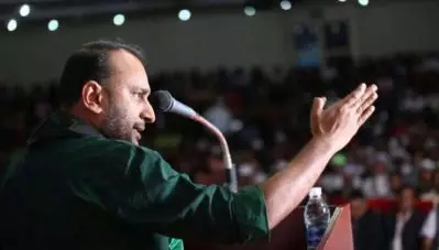 പി.സി ജോര്‍ജ് കേരളത്തിലെ സാക്ഷി മഹാരാജ്; കേസെടുക്കണം: വര്‍ഗീയ പരാമര്‍ശത്തിനെതിരെ പി.കെ ഫിറോസ്