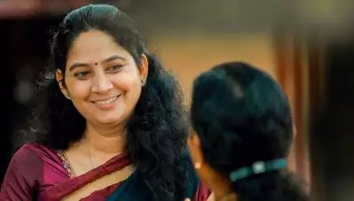ഞാന്‍ പോസ്റ്റ് ഇട്ടിട്ടില്ല, ഇട്ടാല്‍ നിന്നെയൊന്നും പേടിച്ച് പിന്‍വലിക്കുന്ന പതിവില്ല, എല്ലാരും സ്റ്റാന്റ് വിട്ടോ: യു. പ്രതിഭ എം.എല്‍.എ