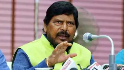 ശിവസേനയെ അനുനയിപ്പിക്കാന്‍ പുതിയ ഫോര്‍മുല; ബി.ജെ.പി അംഗീകരിക്കുകയാണെങ്കില്‍ പരിഗണിക്കാമെന്ന് സഞ്ജയ് റാവത്ത്