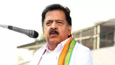 ‘ഇരിക്കുന്ന സ്ഥാനത്തിന്റെ ഔന്നത്യം മാനിച്ചു കൊണ്ടാകണം ഗവര്‍ണര്‍ അഭിപ്രായം പറയേണ്ടത്’; ചെന്നിത്തല