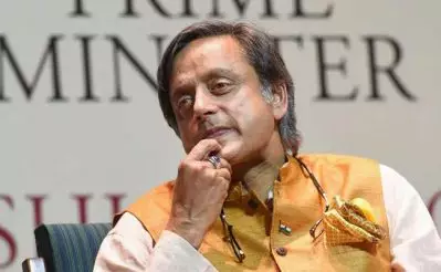 ‘ബി.ജെ.പിയുടെ വിജയം മോദി എന്ന ഉല്‍പ്പന്നത്തെ വിറ്റുണ്ടാക്കിയത്’; പരാജയം വിലയിരുത്തിയും ബി.ജെ.പിയുടെ മാര്‍ക്കറ്റിങ് തന്ത്രങ്ങള്‍ തുറന്നുകാട്ടിയും ശശി തരൂര്‍