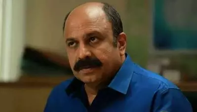 ‘ആ മുഖംമൂടി വലിച്ചുകീറണമെന്ന് തന്നെയാണ് ഉദ്ദേശിച്ചത്’: ‘സിദ്ദിഖ് ഇക്ക അങ്ങനെ ചെയ്യില്ലെ’ന്ന് പറയുന്നവരോട് നടി രേവതി സമ്പത്ത്