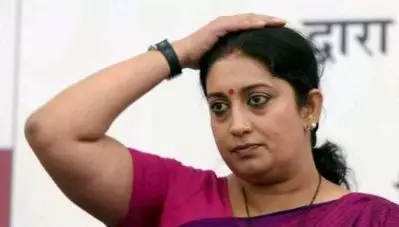 ‘അസംബന്ധം’; കോണ്‍ഗ്രസ് ബൂത്ത് പിടിച്ചെടുക്കുന്നെന്ന സ്മൃതി ഇറാനിയുടെ വാദം തള്ളി തെരഞ്ഞെടുപ്പ് കമ്മീഷന്‍