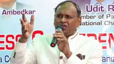 തെരഞ്ഞെടുപ്പ് അട്ടിമറിക്കാനുള്ള ശ്രമത്തില്‍ സുപ്രീം കോടതിയ്ക്കും പങ്കുണ്ടോ? ; വിവിപാറ്റ് എണ്ണണമെന്ന ആവശ്യം കോടതി തള്ളിയതിനു പിന്നാലെ ചോദ്യമുയര്‍ത്തി ഉദിത് രാജ്