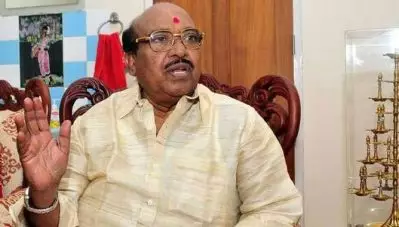 ‘അരൂരിലും കോന്നിയിലും ഹിന്ദു സ്ഥാനാര്‍ത്ഥികളാണ് വേണ്ടത് ‘; എല്‍.ഡി.എഫ് ശൈലി മാറ്റിപ്പിടിക്കണമെന്നും വെള്ളാപ്പള്ളി നടേശന്‍