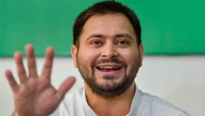 ‘സ്‌ട്രോങ് റൂമില്‍ കണ്ണുണ്ടായിരിക്കുക. ഇത് ആര്‍.എസ്.എസ് അനുകൂല സ്ഥാപനങ്ങളുടെ അടവ്’; എക്‌സിറ്റ് പോളിനെതിരേ തേജസ്വി യാദവ്