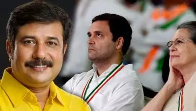രാഹുല്‍ ഗാന്ധിക്കും സോണിയാ ഗാന്ധിയ്ക്കും കൈകൊടുത്ത് സത്യപ്രതിജ്ഞ ചെയ്ത് എ.എം ആരിഫ്; മലയാളത്തില്‍ സത്യപ്രതിഞ്ജ