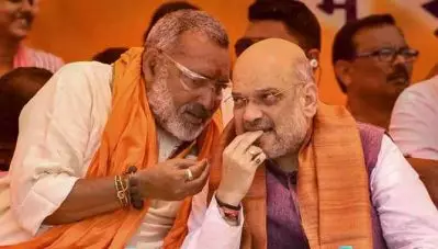 ‘ഇഫ്താര്‍ പോലെ നവരാത്രി ആഘോഷിക്കാത്തതെന്ത്?’- വിവാദ ചോദ്യമുന്നയിച്ച ഗിരിരാജ് സിങ്ങിന് അമിത് ഷായുടെ താക്കീത്