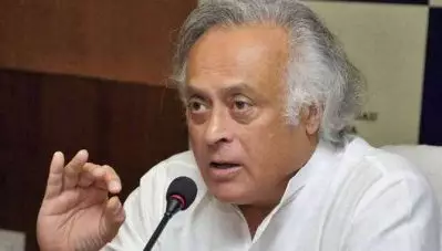 മോദിയില്‍ നിന്ന് എന്തെങ്കിലും സുതാര്യത പ്രതീക്ഷിക്കാമോ? വാക്‌സിന്റെ ഇടവേള കൂട്ടണമെന്ന നിര്‍ദേശത്തെ ചോദ്യം ചെയ്ത് ജയറാം രമേശ്