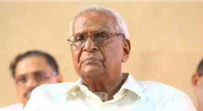 ‘നടപടിയുണ്ടാവുമെന്ന് അന്നൊരാള്‍, അയാള്‍ ഇന്നും പാര്‍ട്ടിയിലെ പ്രമാണി’; എ.കെ.ജി സെന്റര്‍ കേന്ദ്രീകരിച്ച് പ്രവര്‍ത്തിച്ച തന്നെ ദല്‍ഹിയിലേക്ക് കടത്താന്‍ ചിലര്‍ തീരുമാനിച്ചെന്ന് എം.എം ലോറന്‍സ്