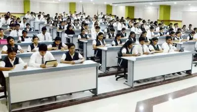 എം.ബി.ബി.എസിന് 10 ശതമാനം സാമ്പത്തിക സംവരണം: സര്‍ക്കാര്‍ ഉത്തരവ് വിവാദത്തില്‍