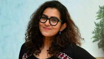 വിമര്‍ശനങ്ങള്‍ വരുമ്പോഴൊക്കെ തളരും; തളര്‍ന്നാലേ എഴുന്നേറ്റ് നില്‍ക്കാനാവൂ; തനിക്കെതിരെ ഉയരുന്ന ആക്രമണങ്ങളെക്കുറിച്ച് പാര്‍വ്വതി തിരുവോത്ത്