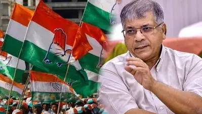 ‘സഖ്യത്തിന്റെ കാര്യത്തില്‍ ഈ മാസം അവസാനിക്കുന്നതിന് മുന്‍പ് തീരുമാനം വേണം’; കോണ്‍ഗ്രസിന് അന്ത്യശാസനം നല്‍കി പ്രകാശ് അംബേദ്കര്‍