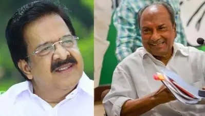 ‘ആദര്‍ശം മുറുകെപ്പിടിക്കുന്ന നേതാവിനെ ചെളി വാരിയെറിയുന്നത് അംഗീകരിക്കാനാവില്ല’; എ.കെ ആന്റണിയെ പിന്തുണച്ച് ചെന്നിത്തല