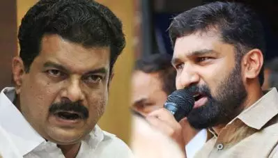 ‘എക്‌സ് എം.പി ബോര്‍ഡ്’: ഫേസ്ബുക്ക് പോസ്റ്റ് പിന്‍വലിച്ച് വി.ടി ബല്‍റാം; ഫോട്ടോഷോപ്പ് ചിത്രത്തിന്റെ നിര്‍മ്മാതാവ് പോസ്റ്റ് മുക്കിയിട്ടുണ്ടെന്ന് പി.വി അന്‍വര്‍