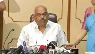 ‘എന്നെ സമാധാനത്തോടെ മരിക്കാന്‍ അനുവദിക്കൂ, എനിക്ക് ഇടിമിന്നലിന്റെ വേഗമില്ല’; സംഭവബഹുലമായി സ്പീക്കറുടെ വാര്‍ത്താസമ്മേളനം