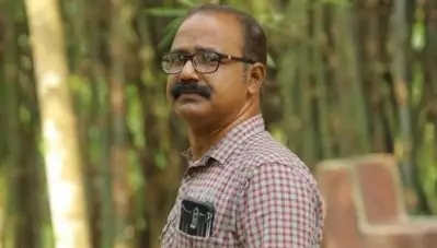 ശാന്തിവനം; സര്‍ക്കാര്‍ വിമര്‍ശന പോസ്റ്റിന്റെ പേരില്‍ സസ്പെന്‍ഷനിലായ അനില്‍കുമാറിനെ തിരിച്ചെടുക്കാന്‍ ഹൈക്കോടതി ഉത്തരവ്