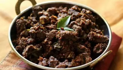 ജര്‍മ്മനിയില്‍ മലയാളികള്‍ ബീഫ് കഴിക്കുന്നത് തടയാനെത്തി ഉത്തരേന്ത്യക്കാര്‍; ഇത് നിങ്ങളുടെ നാടല്ലെന്ന് പറഞ്ഞ് ഓടിച്ചുവിട്ട് ജര്‍മ്മന്‍ പൊലീസ്