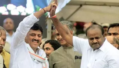 പൂര്‍ണ്ണമായി ബി.ജെ.പിയെ ഏല്‍പ്പിച്ച് മടങ്ങാനില്ല, കര്‍ണാടകയില്‍ കളം വിടാതെ കോണ്‍ഗ്രസ്-ജെ.ഡി.എസ്; പ്രതീക്ഷകള്‍ ഇങ്ങനെ