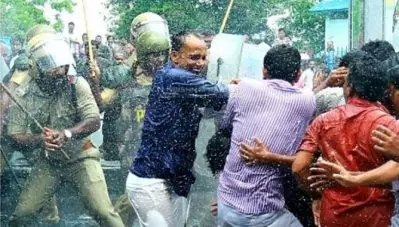 എല്‍ദോ എബ്രഹാം എം.എല്‍.എയ്ക്ക് മര്‍ദ്ദനമേറ്റ സംഭവം: എസ്.ഐയ്ക്ക് സസ്‌പെന്‍ഷന്‍