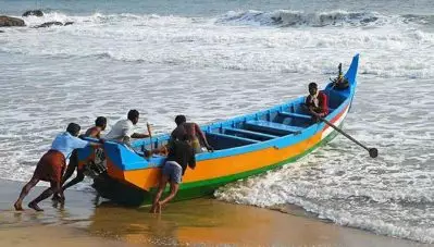 കേന്ദ്രബജറ്റ്: മത്സ്യബന്ധനമേഖലയെ കോര്‍പ്പറേറ്റുകള്‍ക്ക് തീറെഴുതി നല്‍കാനുള്ള പദ്ധതിയെന്ന് മത്സ്യത്തൊഴിലാളികള്‍