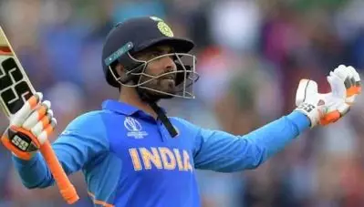 ‘അല്ലറ ചില്ലറയായി അദ്ദേഹം എന്നെ വലിച്ചു കീറി’; ജഡേജയെ പ്രശംസിച്ച് സഞ്ജയ് മഞ്ജരേക്കര്‍