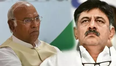 മല്ലികാര്‍ജുന്‍ ഖാര്‍ഗെയെ മുഖ്യമന്ത്രിയാക്കും, സാഹചര്യം ആവശ്യപ്പെട്ടാല്‍; ഡി.കെ ശിവകുമാര്‍ ഒരു ഘട്ടത്തില്‍