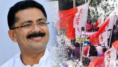 അധികാരത്തിന്റെ അപ്പക്കഷണത്തിനായി പലവഴികള്‍ ചവിട്ടിവന്നയാളാണ് മന്ത്രി കെ.ടി ജലീലെന്ന് എ.ഐ.എസ്.എഫ്; ‘എസ്.എഫ്.ഐ ആത്മപരിശോധന നടത്തണം’