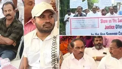 മരടിലെ ഫ്‌ളാറ്റുകള്‍ പൊളിച്ച് നീക്കരുതെന്നാവശ്യപ്പെട്ട് നഗരസഭാ ഓഫീസിന് മുന്നില്‍ ധര്‍ണയുമായി സിനിമാ താരങ്ങളും രാഷ്ട്രീയ നേതാക്കളും