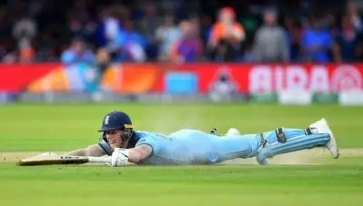 ഇതാണ് ലോകകപ്പ്; ഇതാണ് മത്സരം; കലാശപ്പോരാട്ടം സൂപ്പര്‍ ഓവറില്‍; ഇത് ചരിത്രത്തിലാദ്യം