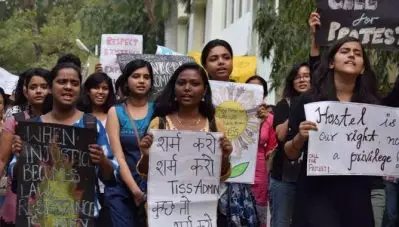 മുന്നറിയിപ്പൊന്നുമില്ലാതെ ഹോസ്റ്റല്‍ ഫീസ് കുത്തനെ വര്‍ധിപ്പിച്ചു; പെരുവഴിയിലായി ഹൈദരാബാദ് ടിസിലെ പല വിദ്യാര്‍ഥികളും