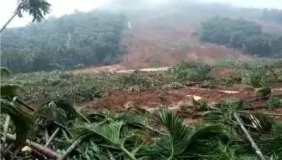 രക്ഷാപ്രവര്‍ത്തനത്തിനിടെ കവളപ്പാറയില്‍ വീണ്ടും ഉരുള്‍പൊട്ടി