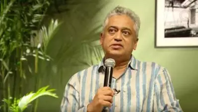 ‘നിങ്ങള്‍ മാധ്യമപ്രവര്‍ത്തകരോ അതോ യുദ്ധക്കൊതിയന്മാരോ’?; കശ്മീര്‍ മുസ്‌ലിങ്ങളെല്ലാം തീവ്രവാദികളാണെന്നാണ് ചില മാധ്യമങ്ങളുടെ ഭാവമെന്ന് രജ്ദീപ് സര്‍ദേശായി