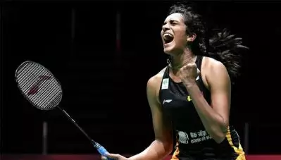 ചരിത്രത്തിലേക്ക് അനായാസം; ലോക ബാഡ്മിന്റണ്‍ ചാമ്പ്യന്‍ഷിപ്പില്‍ ഇന്ത്യയുടെ പേര് കുറിച്ച് പി.വി സിന്ധു