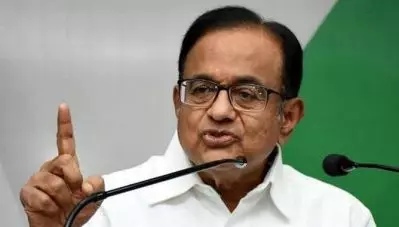 ‘മണ്ടന്‍ ഉപദേശത്തിന്റെ അടിസ്ഥാനത്തിലുള്ള തെറ്റായ നടപടി, ജനങ്ങള്‍ എങ്ങനെയാണ് ജീവിക്കേണ്ടത്?’; പലിശ നിരക്ക് വെട്ടിക്കുറച്ചതില്‍ കേന്ദ്രത്തിനെതിരെ പി ചിദംബരം