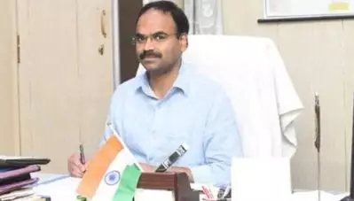 “മറ്റൊരാളുടെ ചെരിപ്പും വാച്ചും വാഹനങ്ങളുമൊന്നും ശ്രദ്ധിക്കരുതായിരുന്നു”; ബി.എസ്.പി നേതാക്കള്‍ക്കെതിരെ ജാതീയ അധിക്ഷേപം നടത്തി ഐ.എ.എസ് ഉദ്യോഗസ്ഥന്‍: പ്രതിഷേധത്തിനൊടുവില്‍ പരസ്യ മാപ്പ് പറച്ചില്‍