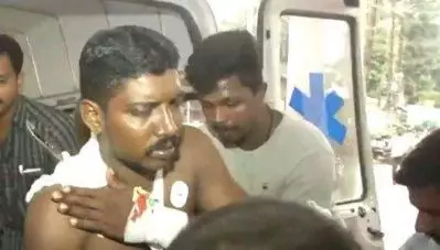 തൊടുപുഴയില്‍ സദാചാര ഗുണ്ടായിസം; അക്രമി സംഘത്തില്‍പ്പെട്ടയാള്‍ക്ക് കുത്തേറ്റു