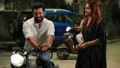 ‘എന്റെ കരിയര്‍, എന്റെ ആംബീഷന്‍, അതാണെനിക്ക് വലുത്, വെറുതെ പ്രേമിച്ചു കളയാന്‍ ഇപ്പൊ സമയമില്ല’; ലവ് ആക്ഷന്‍ ഡ്രാമയിലെ കുടുക്ക് സോങ് ടീസര്‍