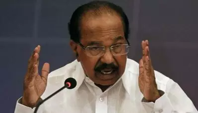 ‘നികുതി ഭീകരവാദവും അന്വേഷണ ഏജന്‍സികളുടെ ദുരുപയോഗവും ഭയപ്പെടുത്തുന്നത്’; ശിവകുമാറിന്റെ അറസ്റ്റില്‍ പ്രതികരിച്ച് വീരപ്പ മൊയ്‌ലി