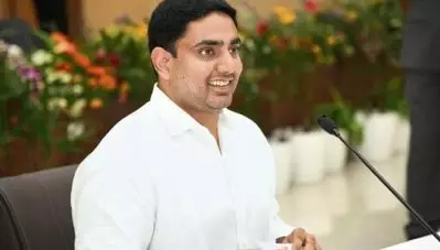 ‘പൊലീസ് ഒപ്പമുണ്ടെന്ന് പറഞ്ഞ് അവര്‍ ഭീഷണിപ്പെടുത്തുന്നു’; വീട്ടുതടങ്കലിലായ ശേഷം ആദ്യ പ്രതികരണവുമായി നാര ലോകേഷ്