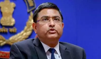 സി.ബി.ഐ മുന്‍ ഡയറക്ടര്‍ രാകേഷ് അസ്താനയ്‌ക്കെതിരായ അഴിമതി അന്വേഷണം വഴിമുട്ടുന്നു?; സ്വയം വിരമിക്കല്‍ അപേക്ഷ നല്‍കി അന്വേഷണ ഉദ്യോഗസ്ഥന്‍