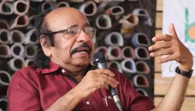 സംസ്‌കൃത പണ്ഡിതരായ മുസ്‌ലീങ്ങളുടെ മഹാപാരമ്പര്യം ഉള്ളപ്പോഴാണ് ഒരു മുസ്‌ലീം സംസ്‌കൃതം പഠിപ്പിക്കുന്നതിനെതിരായി ഇന്ത്യയില്‍ സമരം നടക്കുന്നതെന്ന് സച്ചിദാനന്ദന്‍