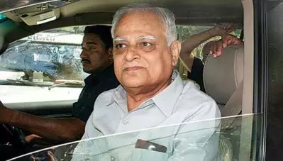 അഴിമതിക്കേസില്‍ ശിവസേന നേതാവ് സുരേഷ് ജെയ്ന് 100 കോടി രൂപ പിഴയും ഏഴുവര്‍ഷം തടവും