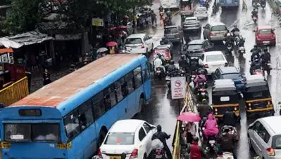 യാത്രക്കാരുടെ ശ്രദ്ധയ്ക്ക്; പുതിയ ഗതാഗത നിയമം ഇന്നുമുതല്‍ പ്രാബല്യത്തില്‍