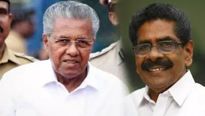 ‘വോട്ടിനുവേണ്ടി രാഷ്ട്രീയ ചെറ്റത്തരം കാണിക്കില്ല’; മുല്ലപ്പള്ളിക്ക് മറുപടിയുമായി മുഖ്യമന്ത്രി; തെരഞ്ഞെടുപ്പ് പോര് മുറുകുന്നു