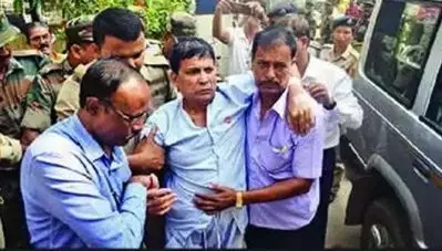 സി.പി.ഐ.എം കേന്ദ്രകമ്മറ്റി അംഗത്തെ ആശുപത്രിയില്‍ നിന്ന് നിര്‍ബന്ധപൂര്‍വ്വം കസ്റ്റഡിയിലേക്ക് മാറ്റി; അഴിമതിയെ കുറിച്ച് വിവരം തന്നത് മണിക് സര്‍ക്കാരാണെന്ന് ബി.ജെ.പി മന്ത്രി