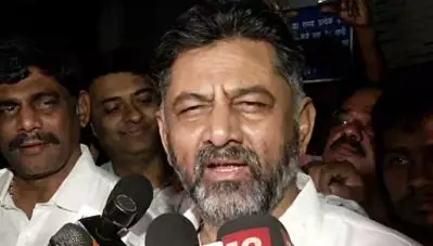 ‘നമ്മള്‍ നമ്മുടെ ശക്തി കാണിക്കേണ്ട സമയമാണിത്’; പാര്‍ട്ടി അണികളോട് ഡി.കെ ശിവകുമാര്‍; സോണിയ ഗാന്ധിയെ കണ്ടു