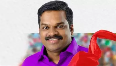 ‘ജനീഷ് കുമാറിനെ വാഴ്‌സിറ്റി പുറത്താക്കിയത് പരീക്ഷാ ക്രമക്കേടിന്’; കൊട്ടിക്കലാശ ദിവസം കോന്നി എല്‍.ഡി.എഫ് സ്ഥാനാര്‍ത്ഥിക്കെതിരെ ഗുരുതര ആരോപണവുമായി കോണ്‍ഗ്രസ്